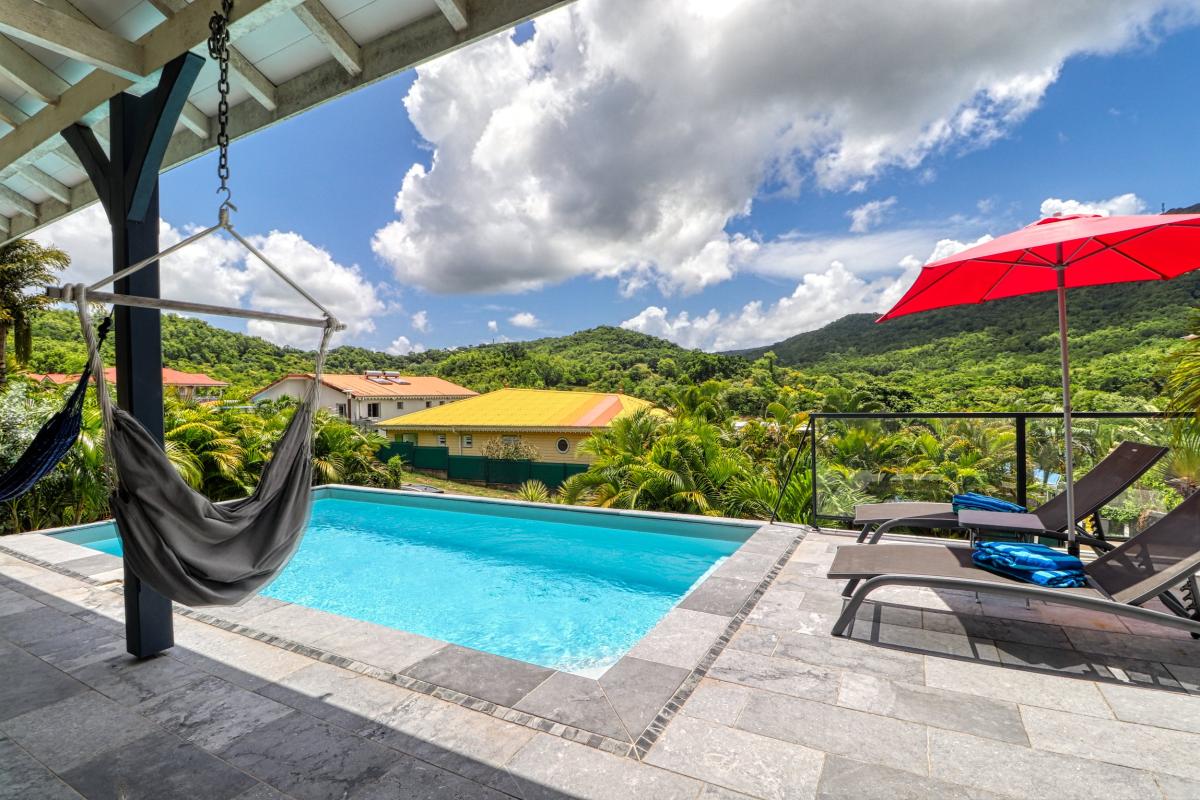 Location vacances Martinique - Piscine et bain de soleil